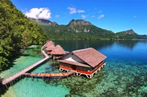 10 Wisata Maluku Paling Populer yang Harus Kamu Kunjungi