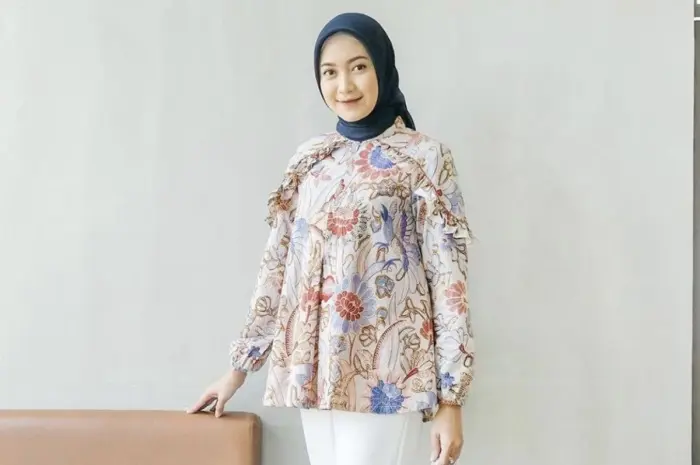 Baju Batik Wanita Model Terbaru & Kekinian