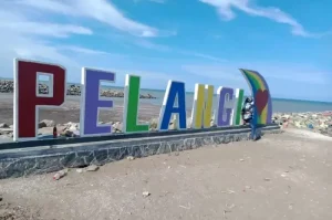 Pantai Pelangi Karawang, Pantai Cantik dengan Pemandangan Menakjubkan